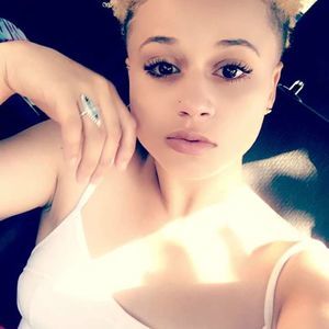 Meet your Posher, Amber